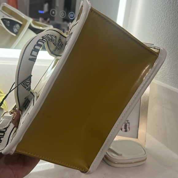 Steve Madden NWT Convertible Patent Tote Bag Purse - Picture 9 of 13